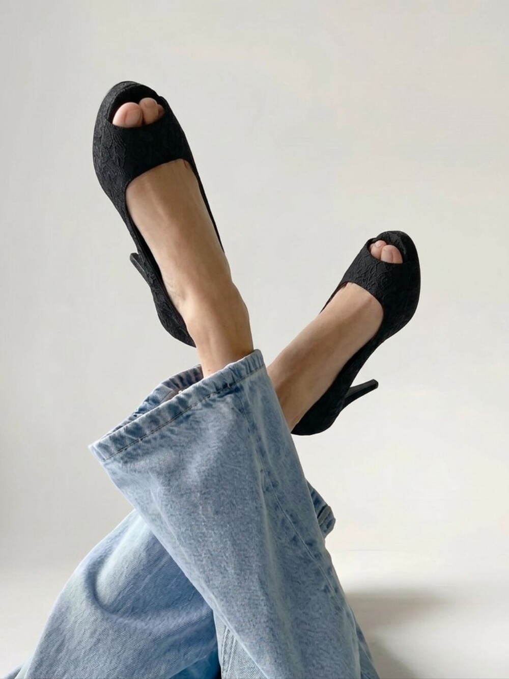 Simply Vera Vera Wang Black Floral Lace Peep Toe Platform Heels 6M